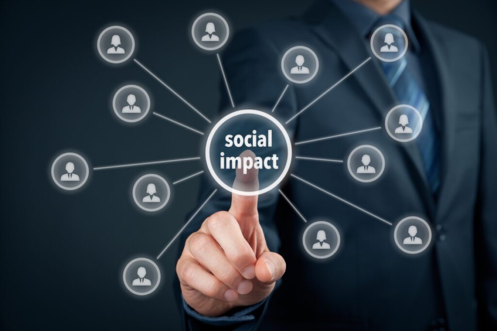 social media advantages